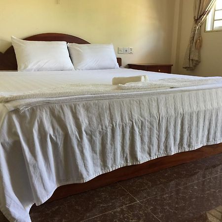 Готель The Moonflower Bungalow Сіануквіль Екстер'єр фото