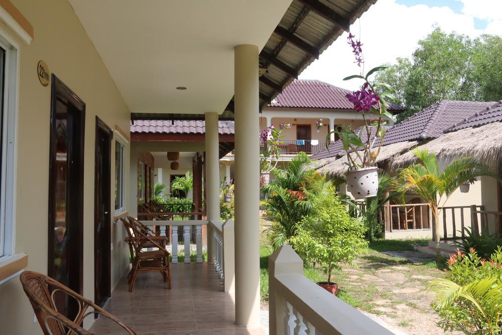 Готель The Moonflower Bungalow Сіануквіль Екстер'єр фото