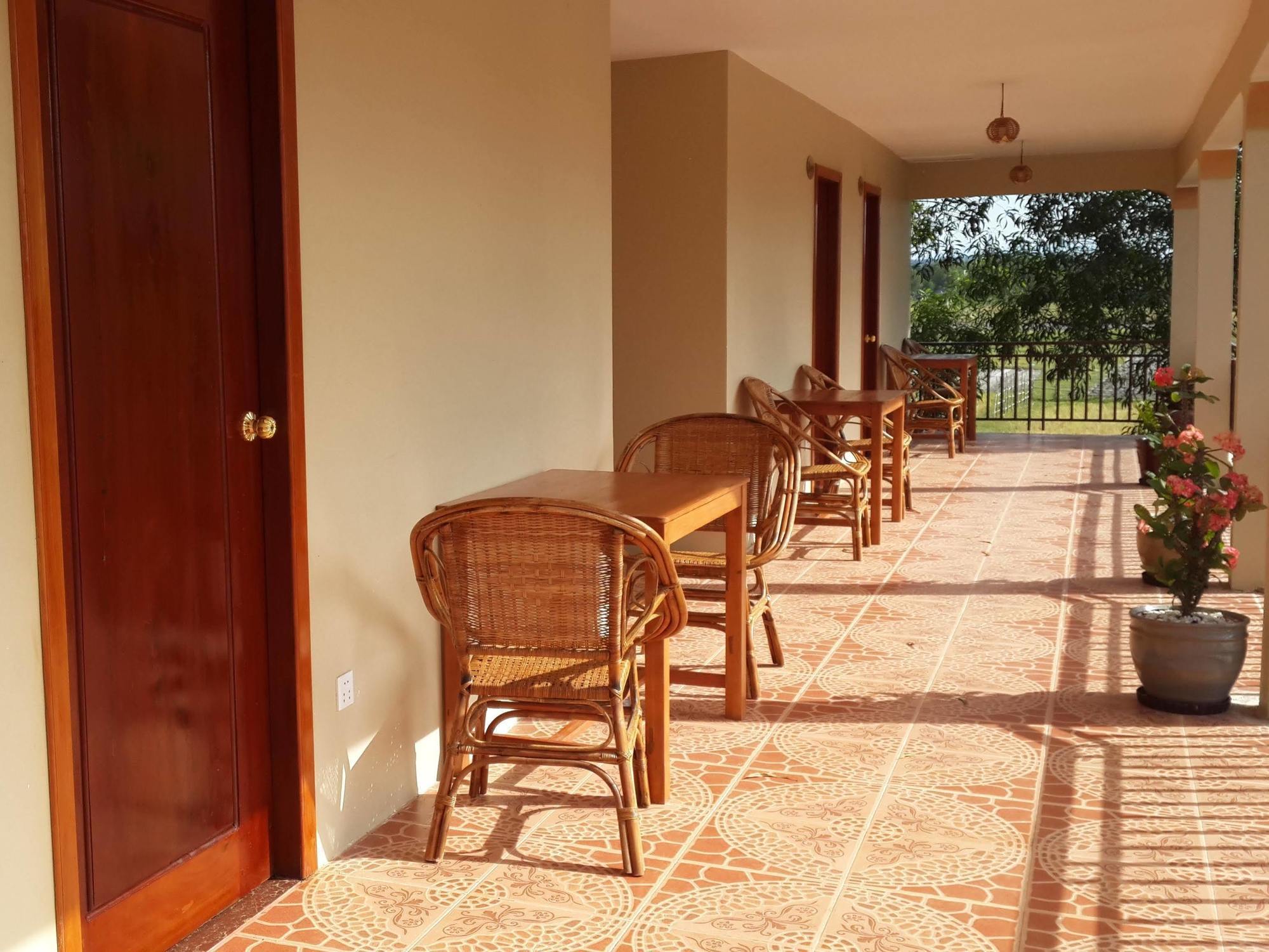 Готель The Moonflower Bungalow Сіануквіль Екстер'єр фото